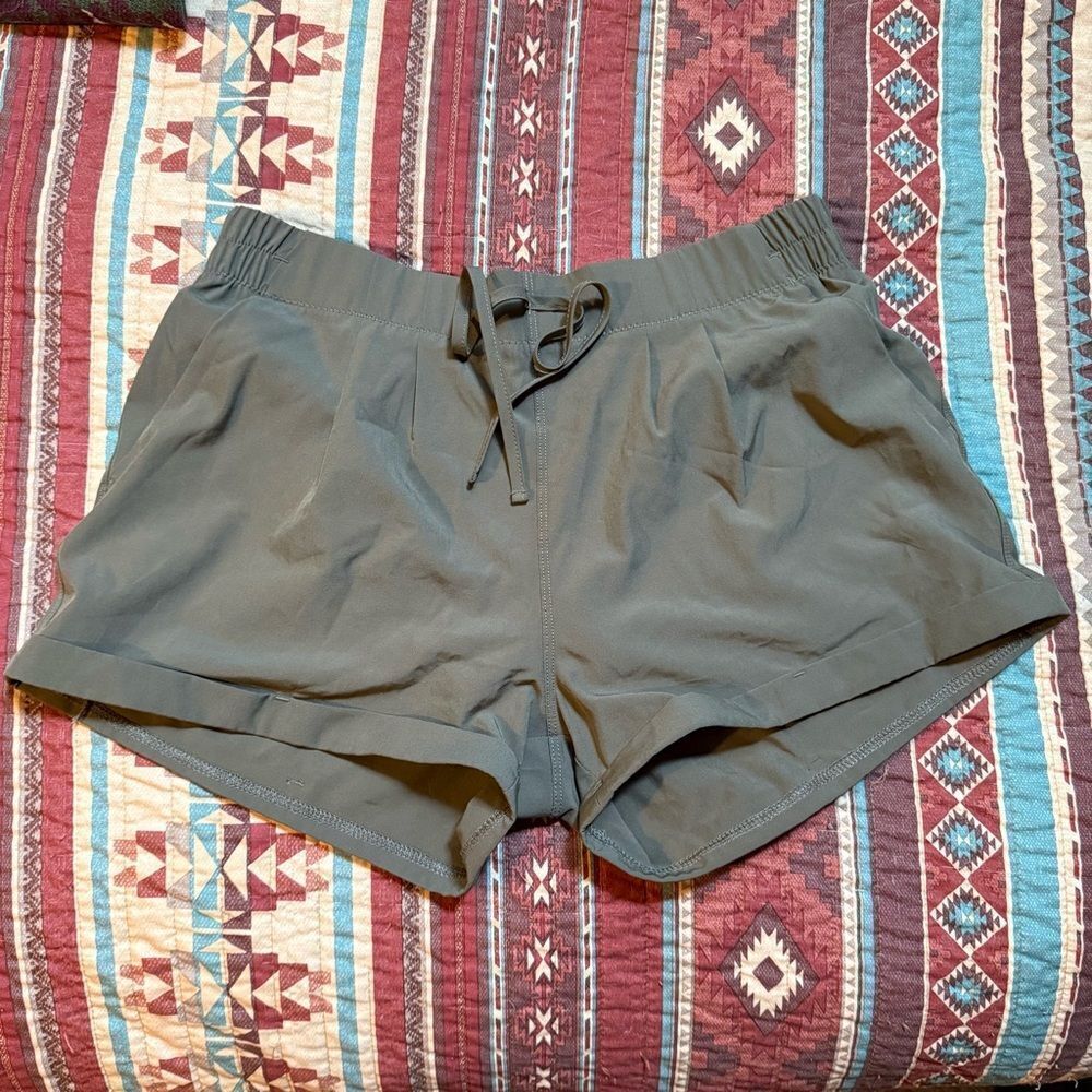 ZYIA active green shorts size medium